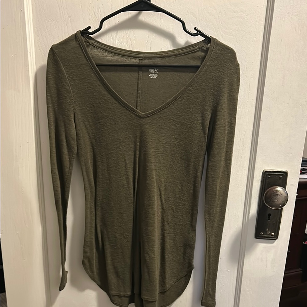 Olive Green V-Neck Long Sleeve Top